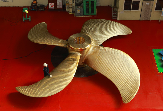 현대중공업이 최근 제작 완료한 '프로펠러 5000호기.<현대중공업 제공>